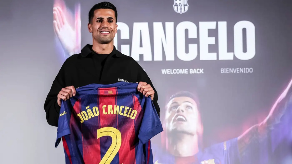 برشلونة يعلن تعاقده مع كانسيلو حتى 2029