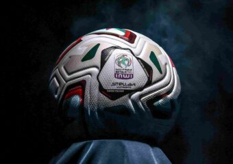 كلاسيكو حارق بين الرجاء والجيش في افتتاح البطولة والديربي بالجولة 11