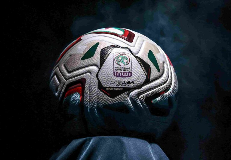 كلاسيكو حارق بين الرجاء والجيش في افتتاح البطولة والديربي بالجولة 11