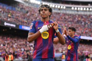 فليك: يامال يستعيد “مستواه المعهود” مع برشلونة