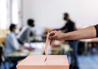 الشباب المغربي وصندوق الاقتراع: أزمة ثقة أم غياب استراتيجية حزبية؟