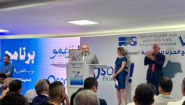 “الكتاب” يعد برفع أجور الموظفين وخلق مليون منصب شغل وتوظيف 15 ألف طبيب