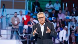 أخنوش: لجأنا لاستيراد الأغنام بسبب الجفاف و”البام” يُسيِّس أزمة القطيع