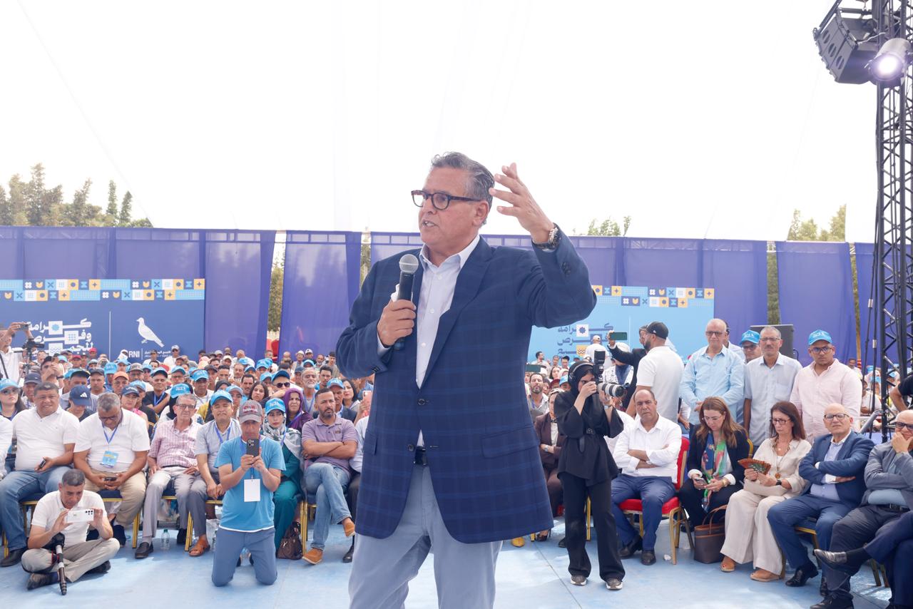 أخنوش: لجأنا لاستيراد الأغنام بسبب الجفاف و”البام” يُسيِّس أزمة القطيع