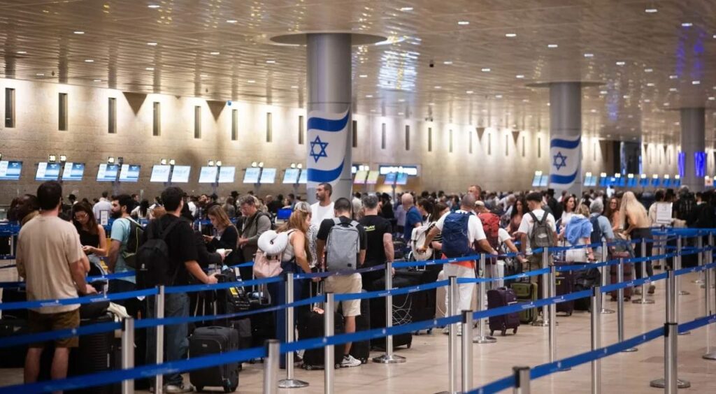 هجرة أطباء وميسورون وعائلات.. نزيف بشري يترك إسرائيل أمام مستقبل مجهول