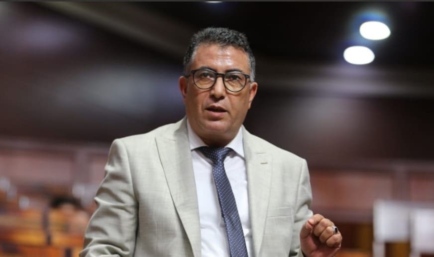 حموني: تراشق الأغلبية في ملف “الفراقشية” دليل تَورُّطها وتواطئها ضد المغاربة