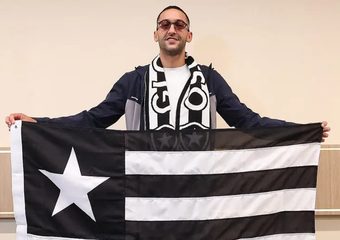 حكيم زياش يصل البرازيل تمهيدًا للانضمام إلى بوتافوغو