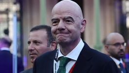 الاتحاد اليوناني وبيرهوف يدعم إقالة رئيس الفيفا