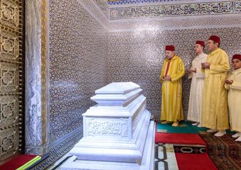 الملك يترأس حفلا دينيا لإحياء ذكرى وفاة الملك الحسن الثاني