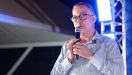 لقجع يدعو لمحاسبة المنتخبين مباشرة بعد الاقتراع ويعرض تفاصيل برنامج البام