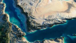 مليارات السويس تحت رحمة باب المندب.. هل يتكرر سيناريو 2023؟