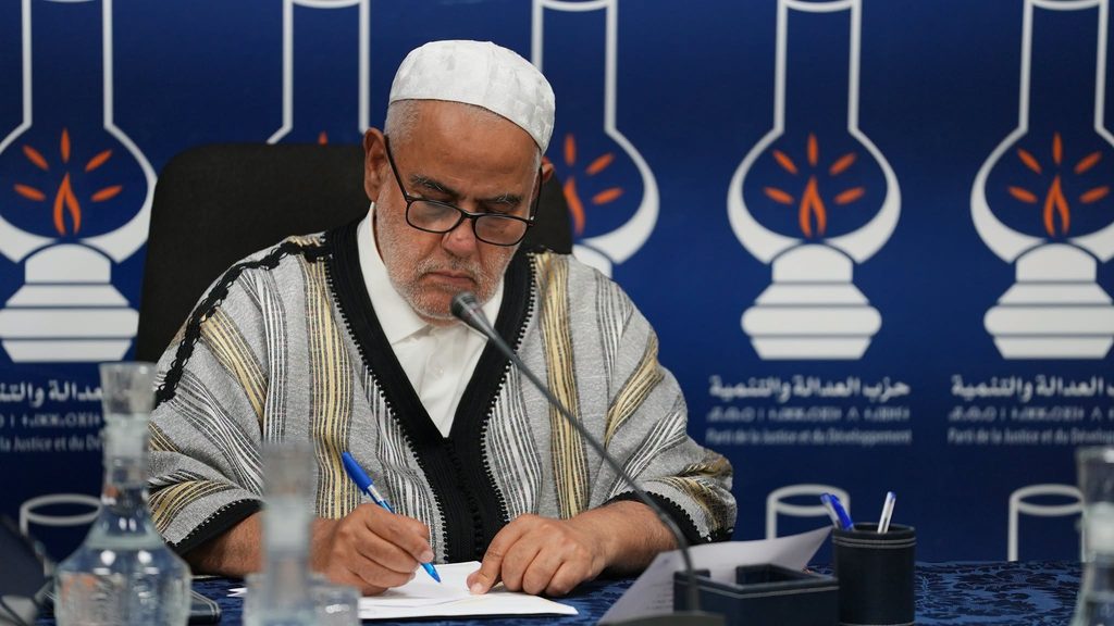 عاجل.. بنكيران يدعو برلمان المصباح للإجتماع ويستبعد المشاركة في حكومة البام