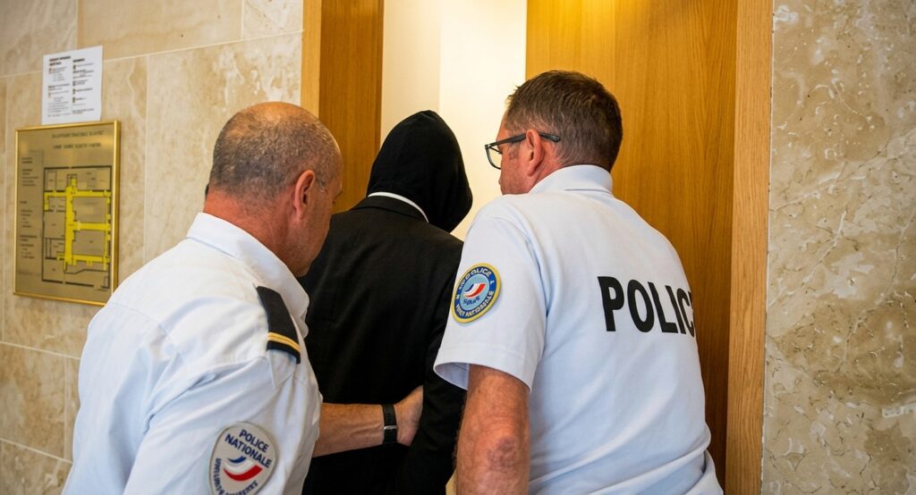 هل يقضي لمجرد 10 سنوات كاملة بالسجن؟ وهل يساعده حمل زوجته على الإفراج المبكر؟