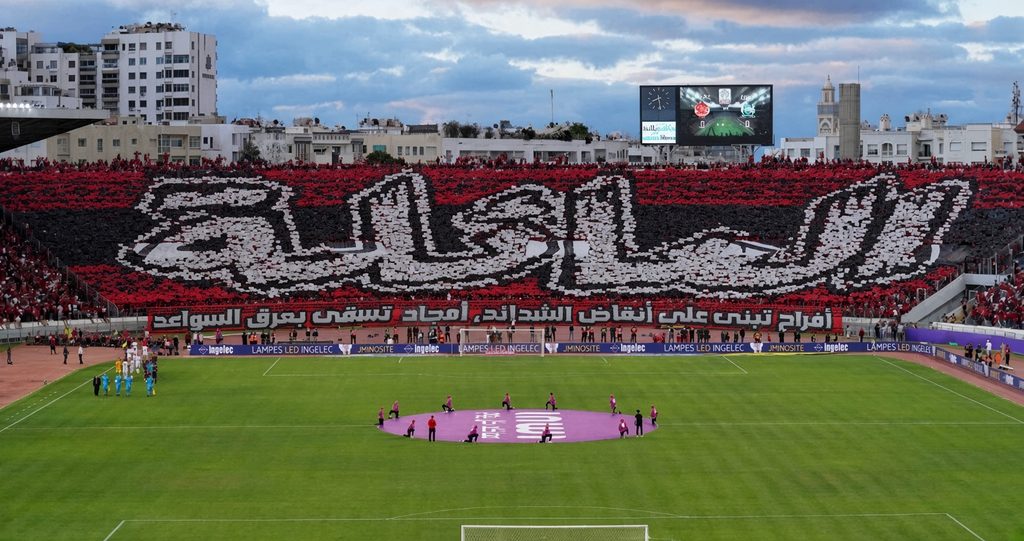 جماهير الوداد تنتقد انطلاقة الفريق بالبطولة وتدعو الإدارة واللاعبين لمراجعة الأوراق