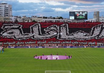 جماهير الوداد تنتقد انطلاقة الفريق بالبطولة وتدعو الإدارة واللاعبين لمراجعة الأوراق
