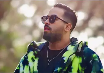 مغنٍ في الكابريهات.. سليم كرافاطا في أول اختبار تمثيلي في “باك ليبر”