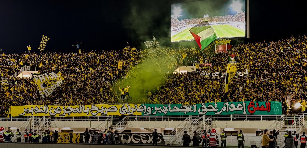 الجماهير المغربية توحد صوتها ضد منع التنقل وتدعو لمقاربة تنظيمية حديثة