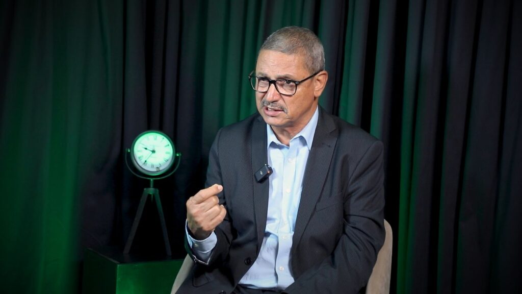 قراقي: “البيجيدي” واليسار قادران وحدهما على تشكيل معارضة برلمانية قوية