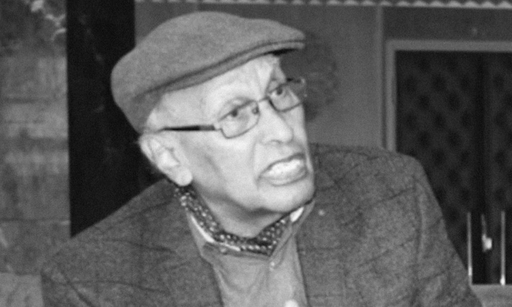 وفاة الكاتب المسرحي المغربي عزيز السغروشني