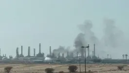 السعودية تواجه هجمات جديدة بصواريخ ومسيرات