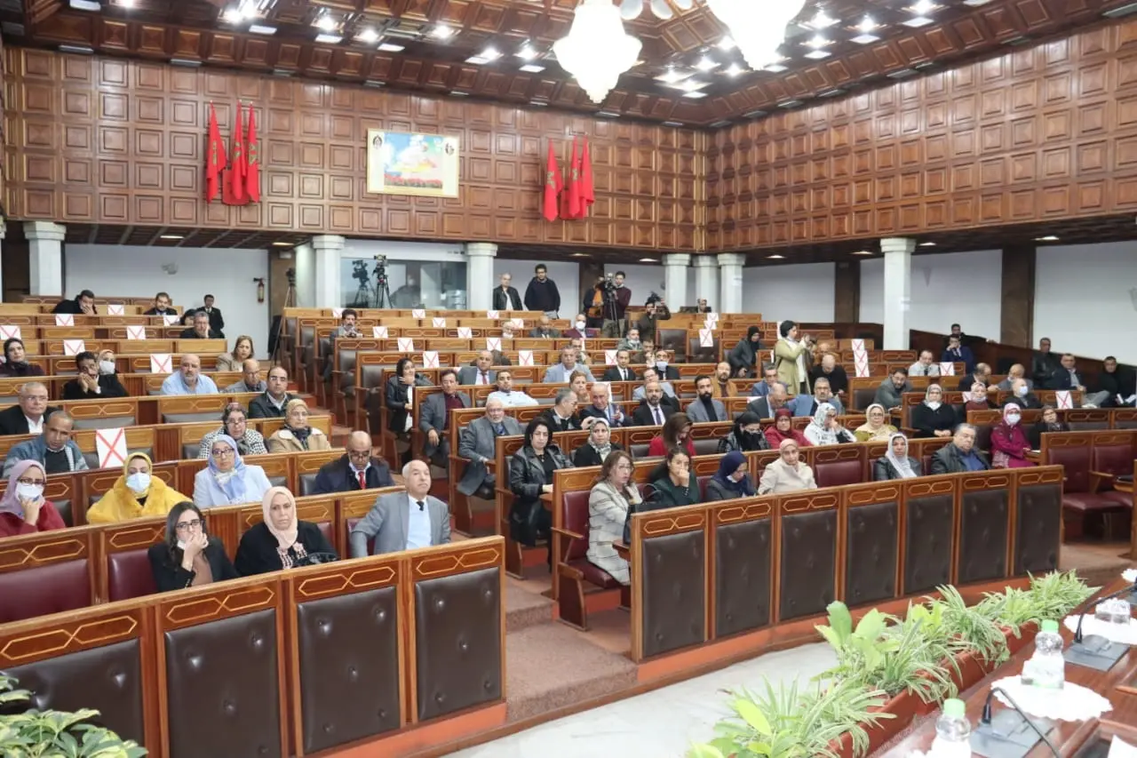 خلافات أغلبيات الجماعات والجهات تُهدِّد بـ”بلوكاج” في المجالس سنة قبل الانتخابات