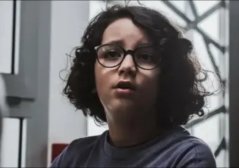 ابن جواد الخودي يتقاسم معه معاناة أسرة في أحدث أفلامه “ستايلش”
