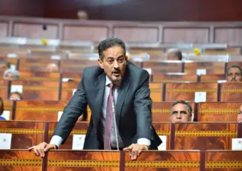 المهاجري يرد على العسري وينفي خرق الحكومة للدستور أثناء تسليم السلط
