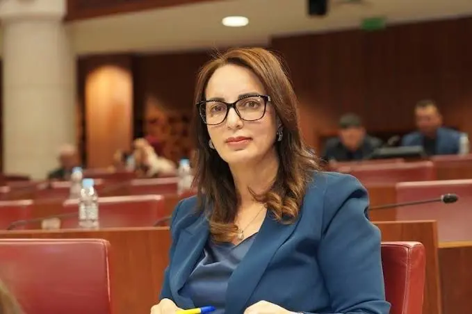 الحكومة تتجه إلى عدم تعويض الوزيرة المعفاة ماديحة خيير