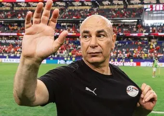 “الفيفا” توقف حسام حسن بسبب أحداث مباراة الأرجنتين