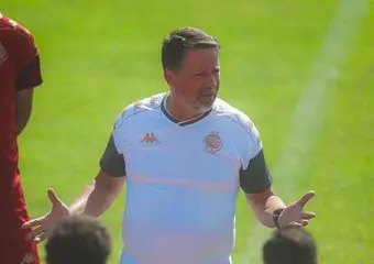 التعادل أمام أمل تيزنيت يُقرِّب البرتغالي باولو سيرجيو من الرحيل عن الوداد