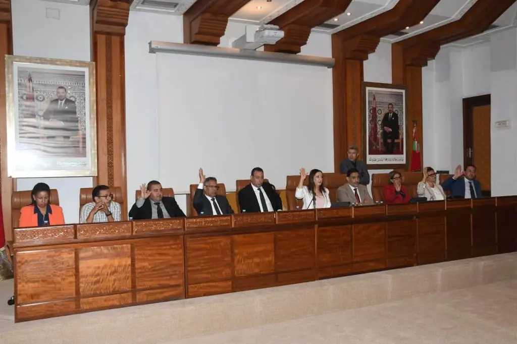 “15 مليون درتي بها السبوع لولدك”.. أقمحي يوجه اتهامات خطيرة لرئيس مقاطعة حسان