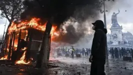 احتجاجات فرنسا.. أبناء المهاجرين بين مطالب التعليم وسجال الهوية