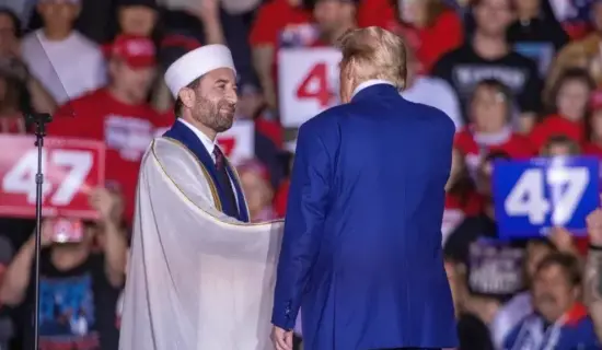 من ترمب إلى الديمقراطيين.. ما سر التحول في موقف العرب الأمريكيين؟