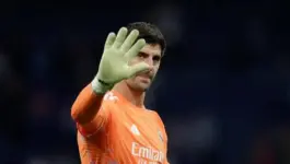 كورتوا خارج كلاسيكو الليلة بسبب الإنفلونزا
