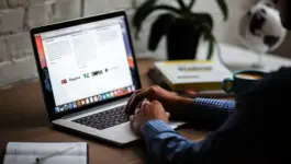 تقنين “العمل عن بعد” وربط الدعم بتوفير “شغل لائق”.. هذه مُستجدات التشغيل في 2027